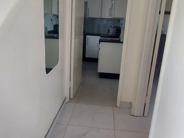 2 Bedroom Flat & Apartment