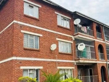 3 Bedroom Apartment For Sale In Mabelreign(Zambezi Flats)