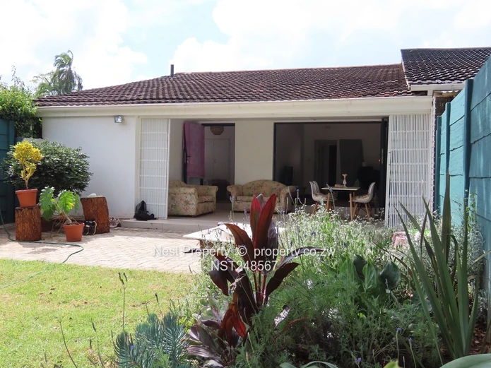 Neat 2- Bedroom Garden Flat in Greystone Park! (Sole Mandate)