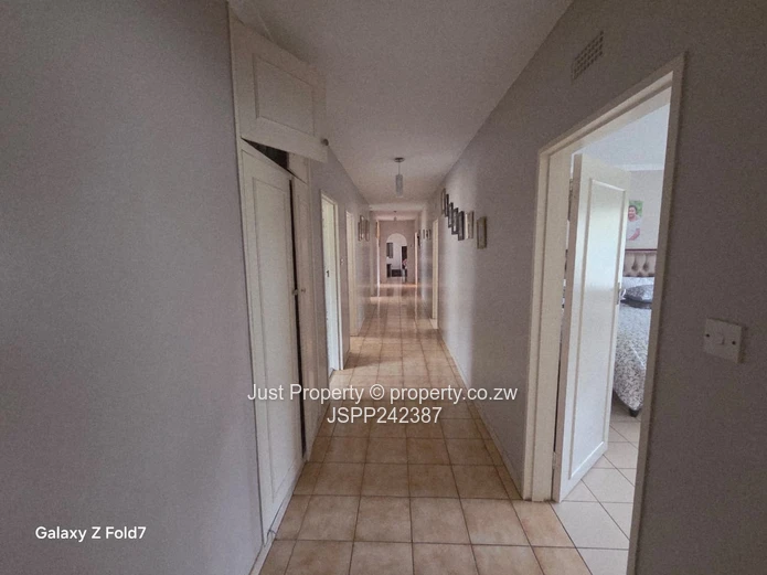 Borrowdale Road Frontage House sitting on 4008sqm