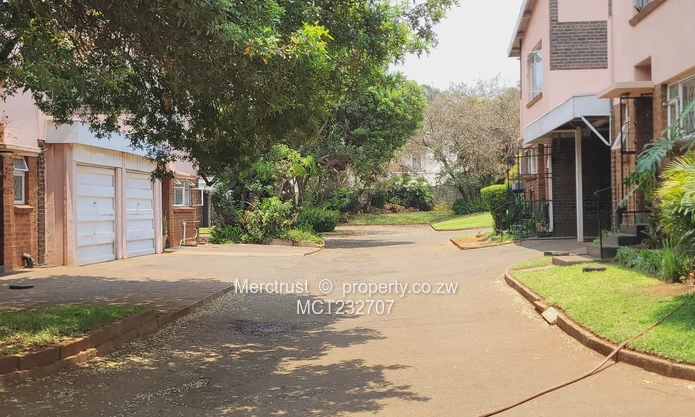 Immaculate duplex garden flat! (Sole Mandate)