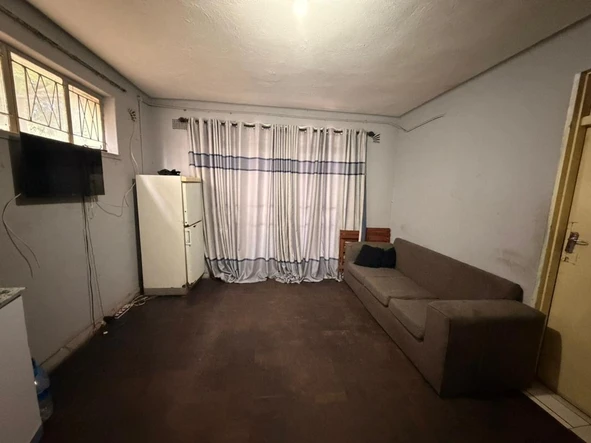 30 Bedroom Flat & Apartment