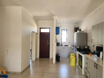 3 Bedroom Flat & Apartment