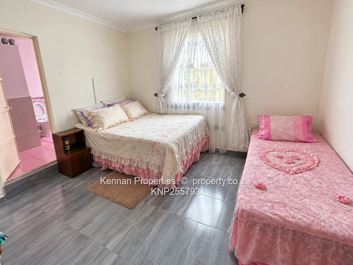 Compact 2-Bedroom Cottage – Excellent Location