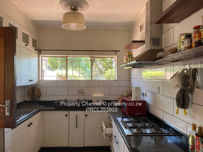4 bed house with lots of Investments opportunities 