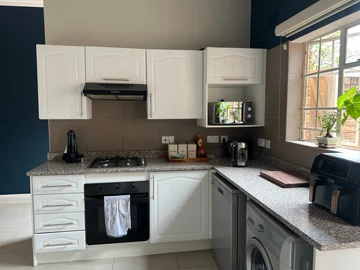 3 Bedroom Flat & Apartment