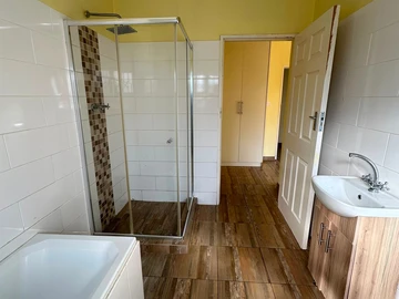 2 Bedroom Garden Flat
