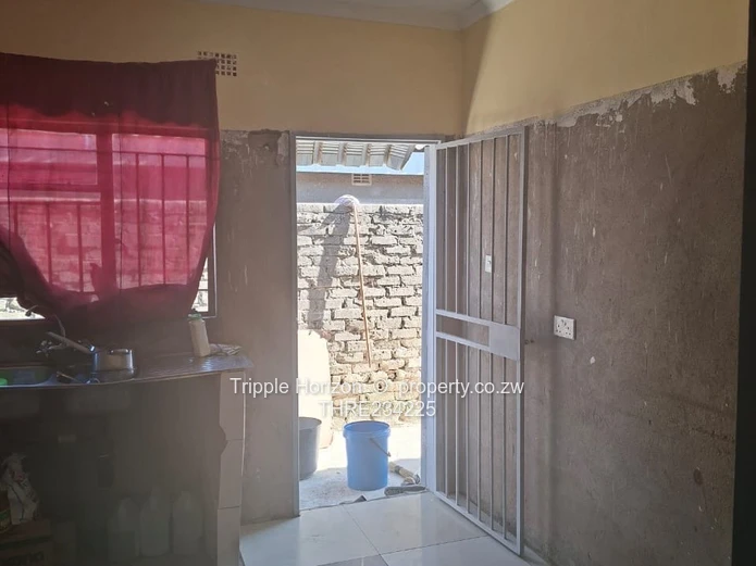 Chitungwiza house for sale  (Sole Mandate)