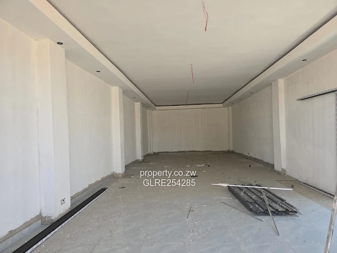 186m² Unfinished Industrial Warehouse — Belvedere (Borehole)