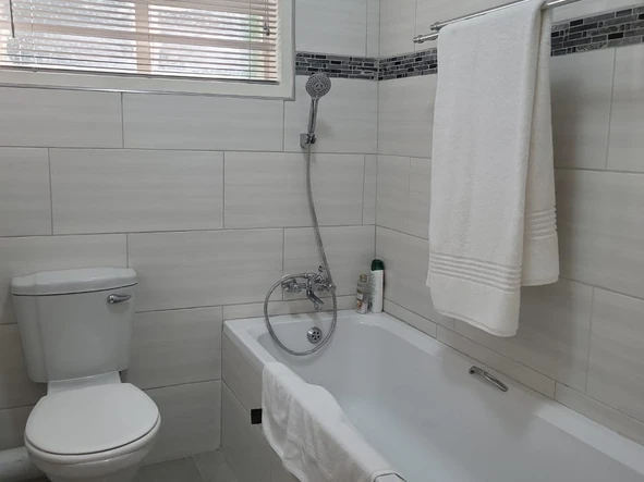 3 Bedroom Flat & Apartment