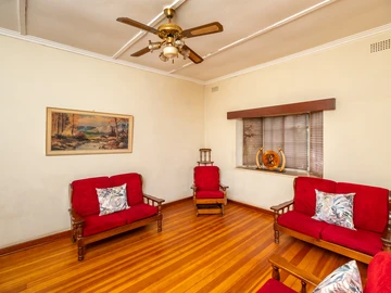 2 Bedroom Flat & Apartment