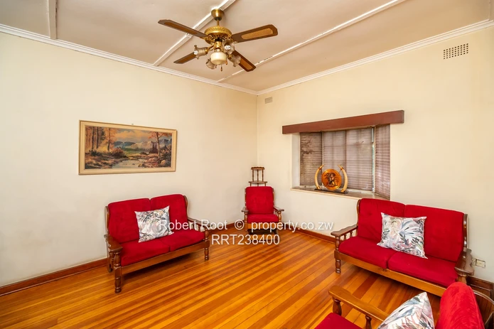 Flat For Sale (Sole Mandate)