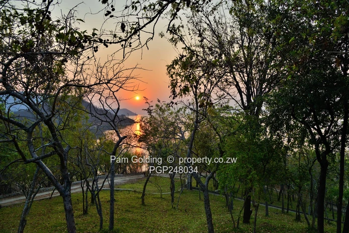 Own a piece of paradise in Mica Point Kariba