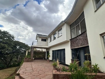 6 Bedroom House