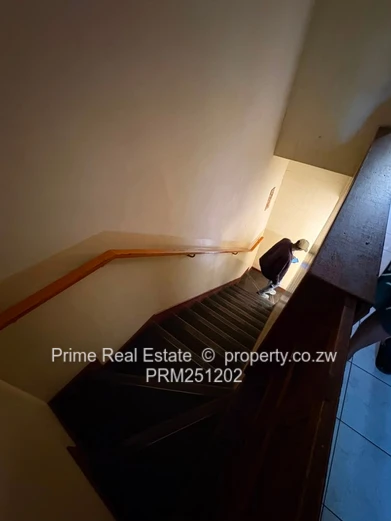 Spacious 2-Bed Verandah Flat in Belvedere 