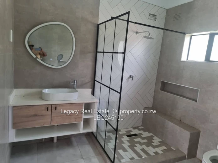 Exquisitely Renovated Home In Prime Mandara