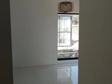 4 Bedroom Flat & Apartment