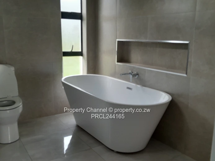 Spacious 3-Bed Mandara Home on 2000m² with Borehole