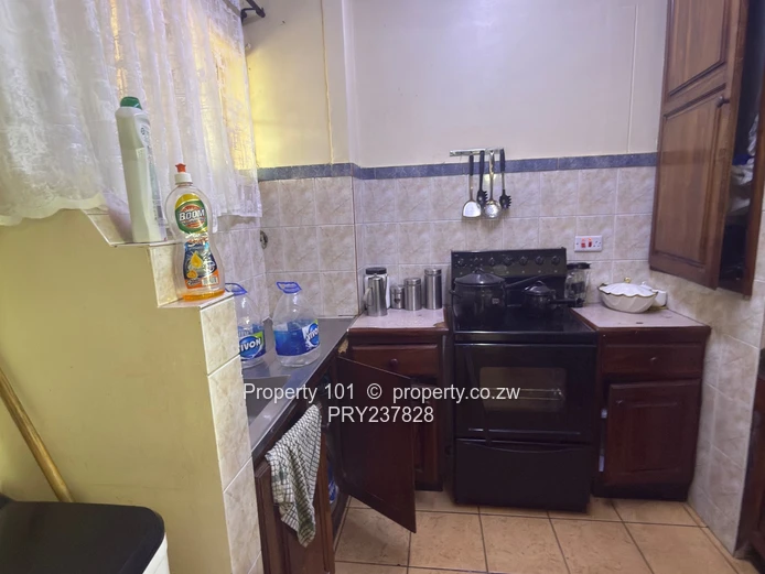 Avenues 2-Bedroom Flat for Rent – Secure & Central Location”