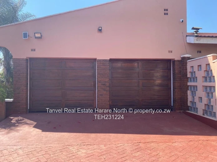 Commercial Property Alert 4 Bedrooms, main en-suite, 2 seperate bathrooms, lounge, dining room, 