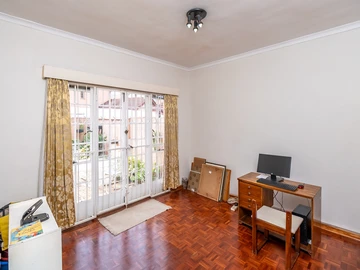 3 Bedroom Flat & Apartment