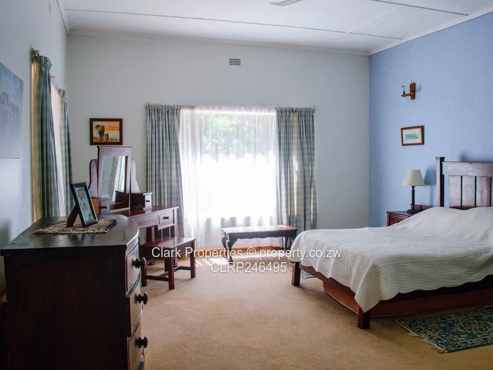 Secure Family Home On 4,090m²
