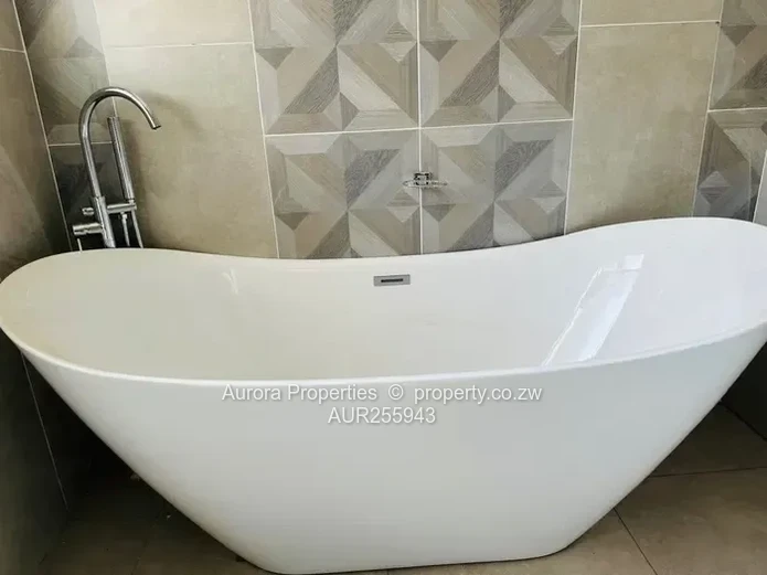Elegant 7-Bedroom Home For Rent – Glen Lorne