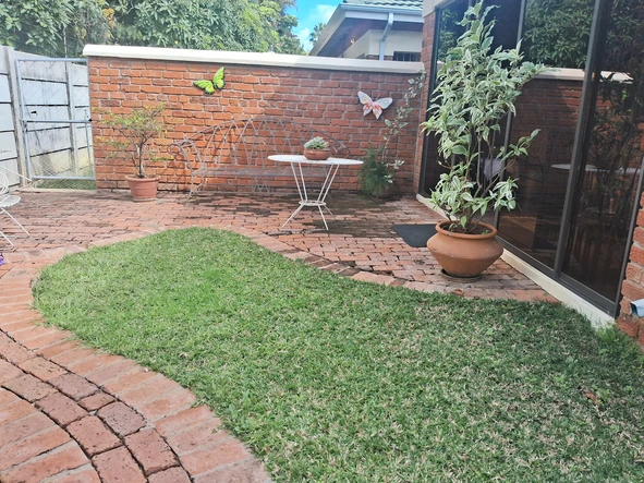 3 Bedroom Flat & Apartment