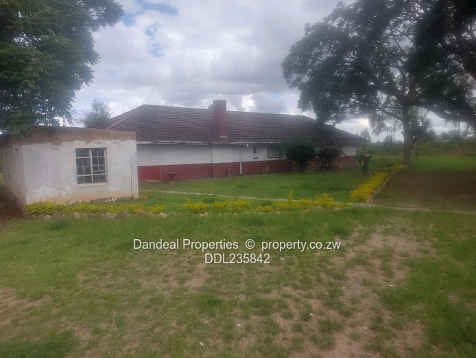 Near Hukuru - Gardner Road Plots