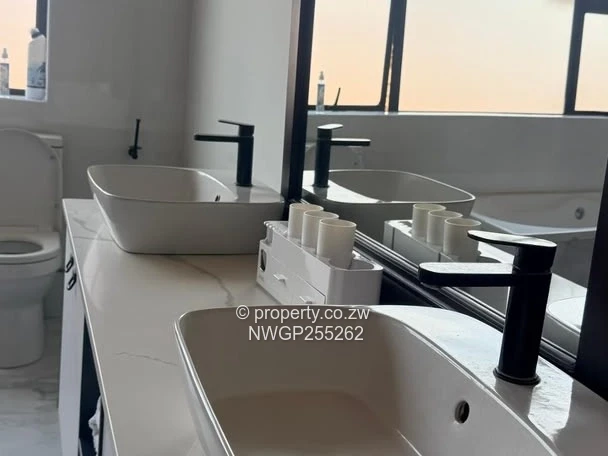 Matsheumhlope Luxury Residence — Property Listing