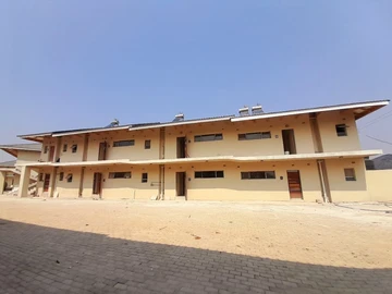2 Bedroom Flat & Apartment