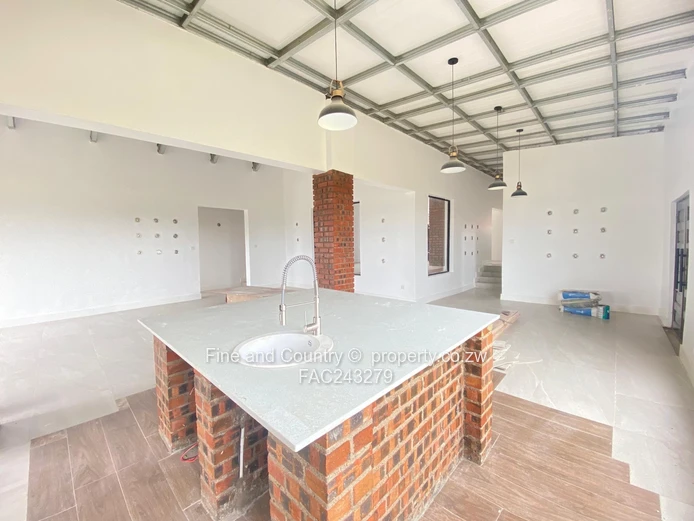 3 Bedroom Modern Home - All En-suite 
