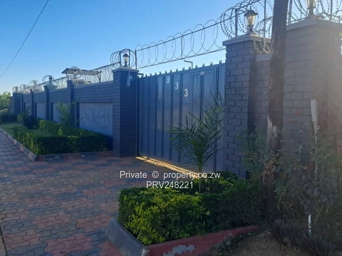 3 Bedroom Cluster To Let In Fairview - Westgate