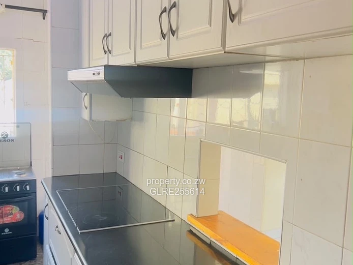 Borrowdale West: 4BR Family Home with Borehole
