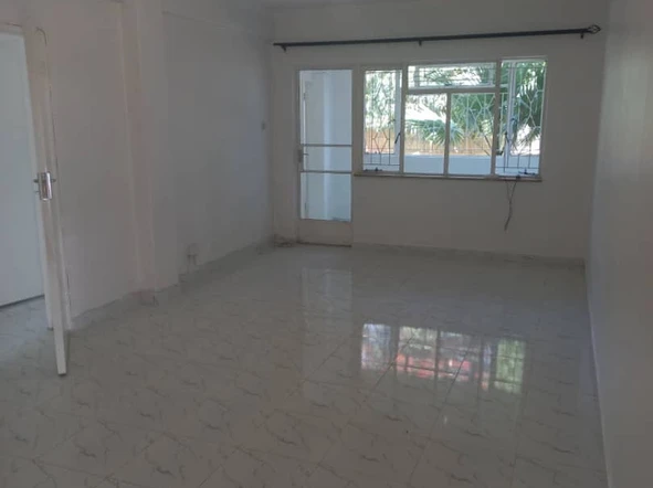 2 Bedroom Flat & Apartment