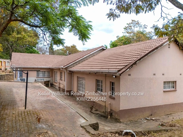 Spacious, split-level family home on scenic Manyonga Close, Glen Lorne (Sole Mandate)