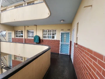 Flat & Apartment