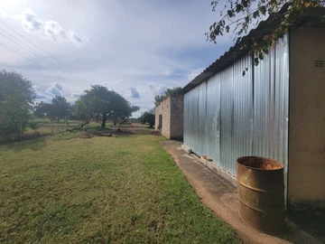 Farm & Agricultural Land
