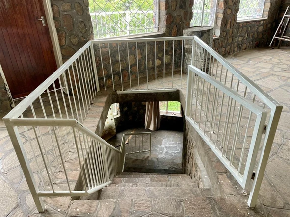 6 Bedroom House
