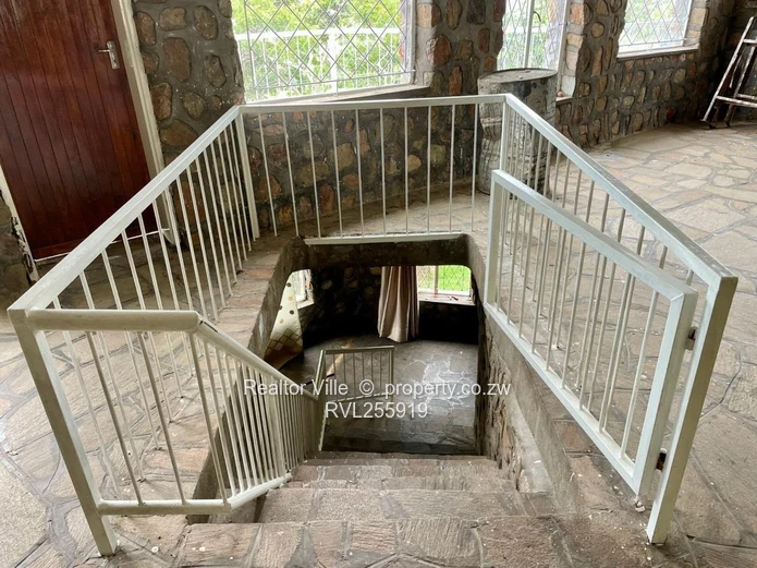 Stone Hilltop Home with Lake Views - 6 Bed, Kariba