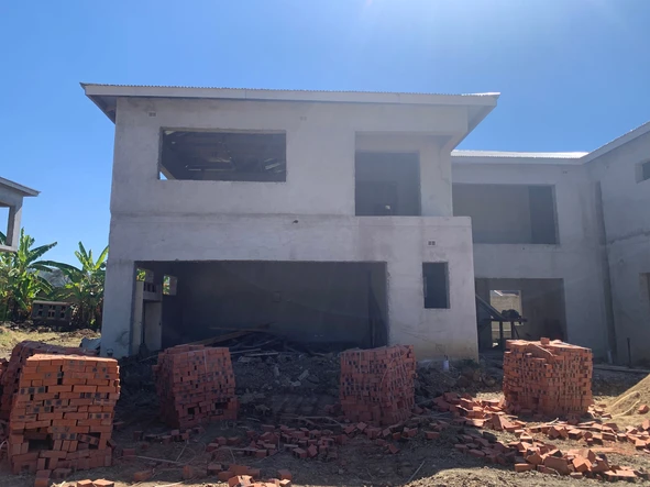 5 Bedroom House