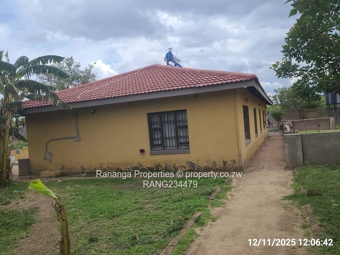 Richmond – Spacious Family Home on 1 Acre | $135,000