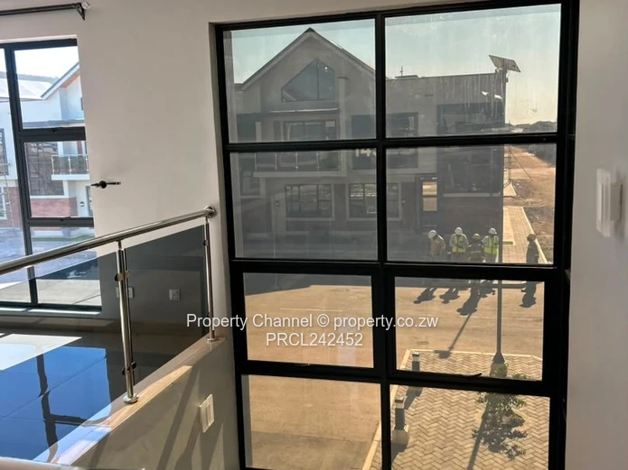 Modern 4-Bed Apartment in Madokero | Pool & Borehole