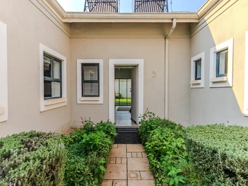 3 Bedroom Flat & Apartment