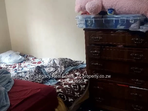 Urban Elegance: 2-Bedroom Garden Flat In Avondale