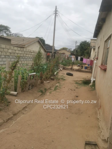 Zengeza - 7 Roomed House For Sale