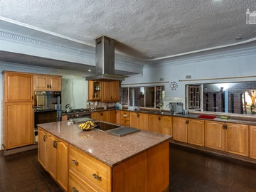 5 Bedroom House