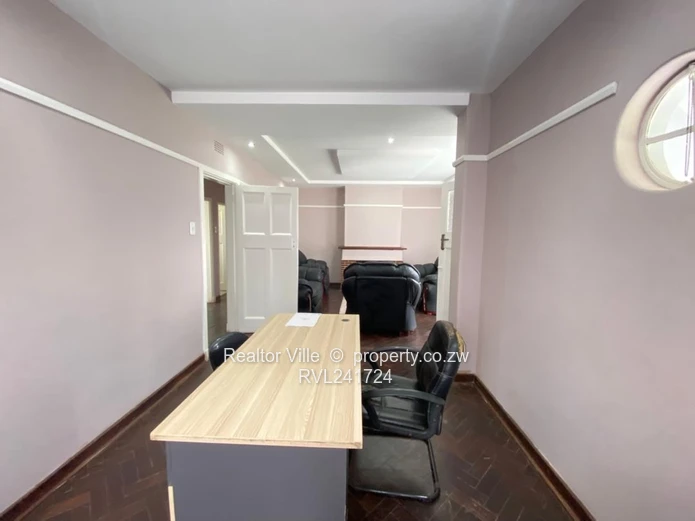 Secure Gated Eastlea Lodge with Spacious Garden & Borehole