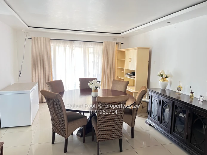 House for sale in Monavale