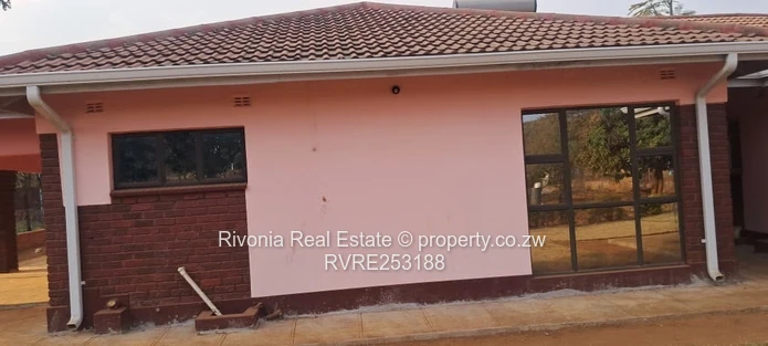 4-Bed Family Home in Nharira — 2440m² with Borehole